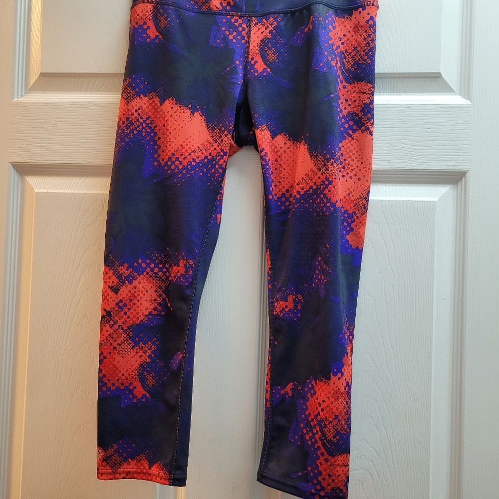 Athleta leggings with waist pocket